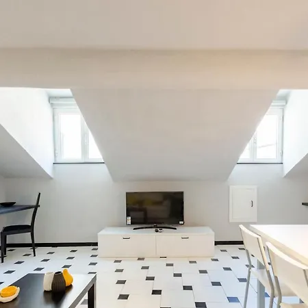 Altido Treetop Attic In The Old *