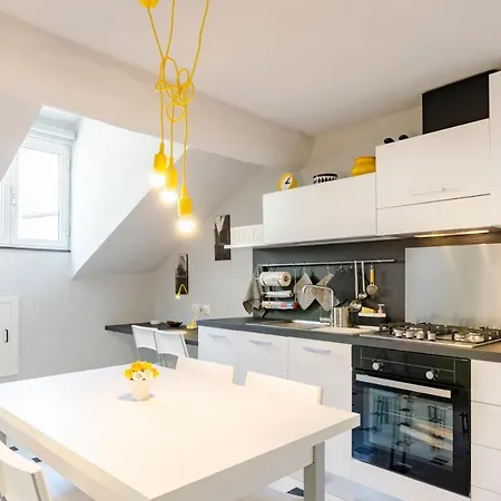 Altido Treetop Attic In The Old Apartment *