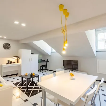 Altido Treetop Attic In The Old Apartment *