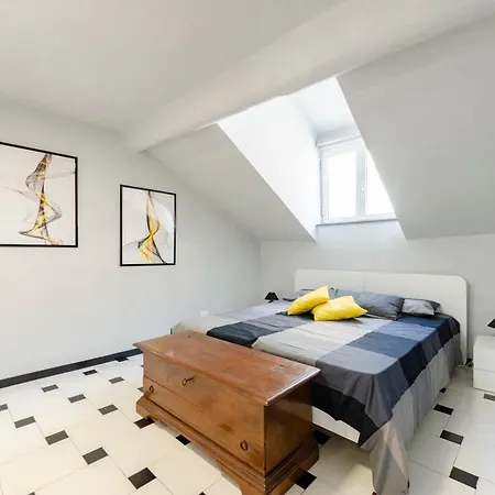 Apartment Altido Treetop Attic In The Old *